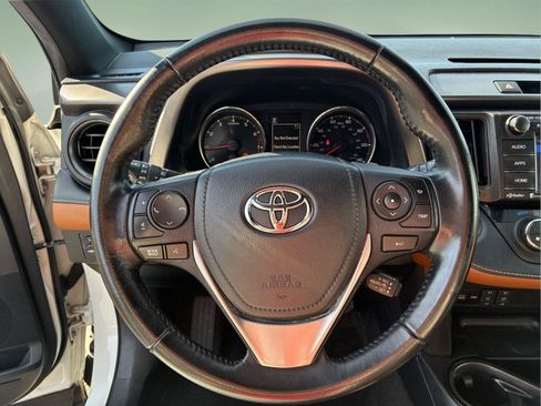 Used 2018 Toyota RAV4 SE w/ Power Extra Value Package AWD/4WD image 14
