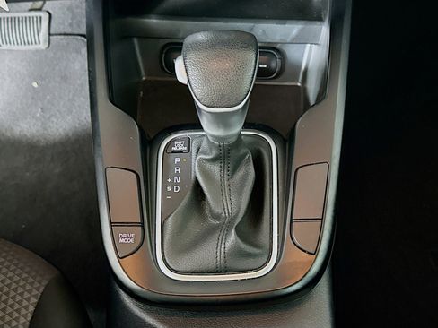 Used 2025 Kia Soul LX w/ LX Technology Package FWD image 24