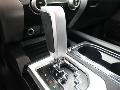 Used 2019 Toyota Tundra Limited w/ Limited Premium Package image 15