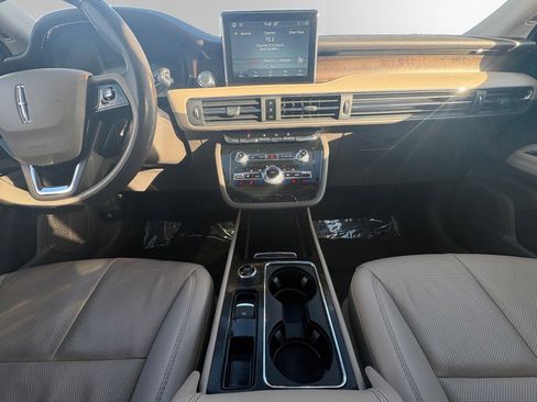 Certified 2022 Lincoln Corsair Reserve image 11