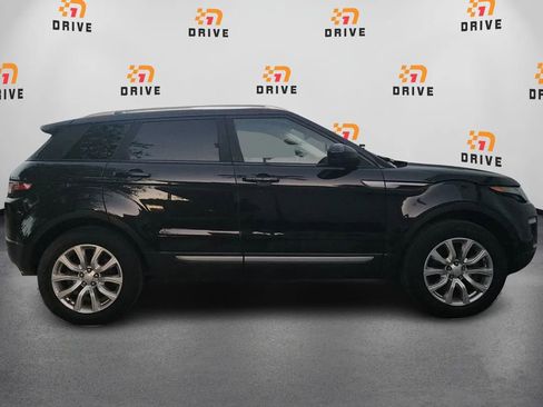 Used 2017 Land Rover Range Rover Evoque SE image 4