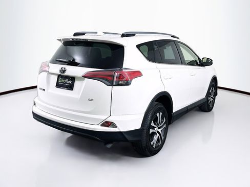 Used 2017 Toyota RAV4 LE image 9