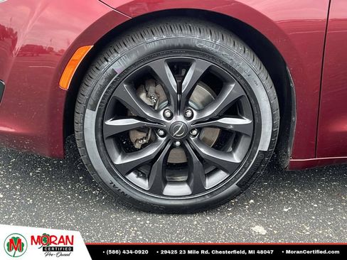 Used 2019 Chrysler Pacifica Limited w/ S Appearance Package FWD image 10