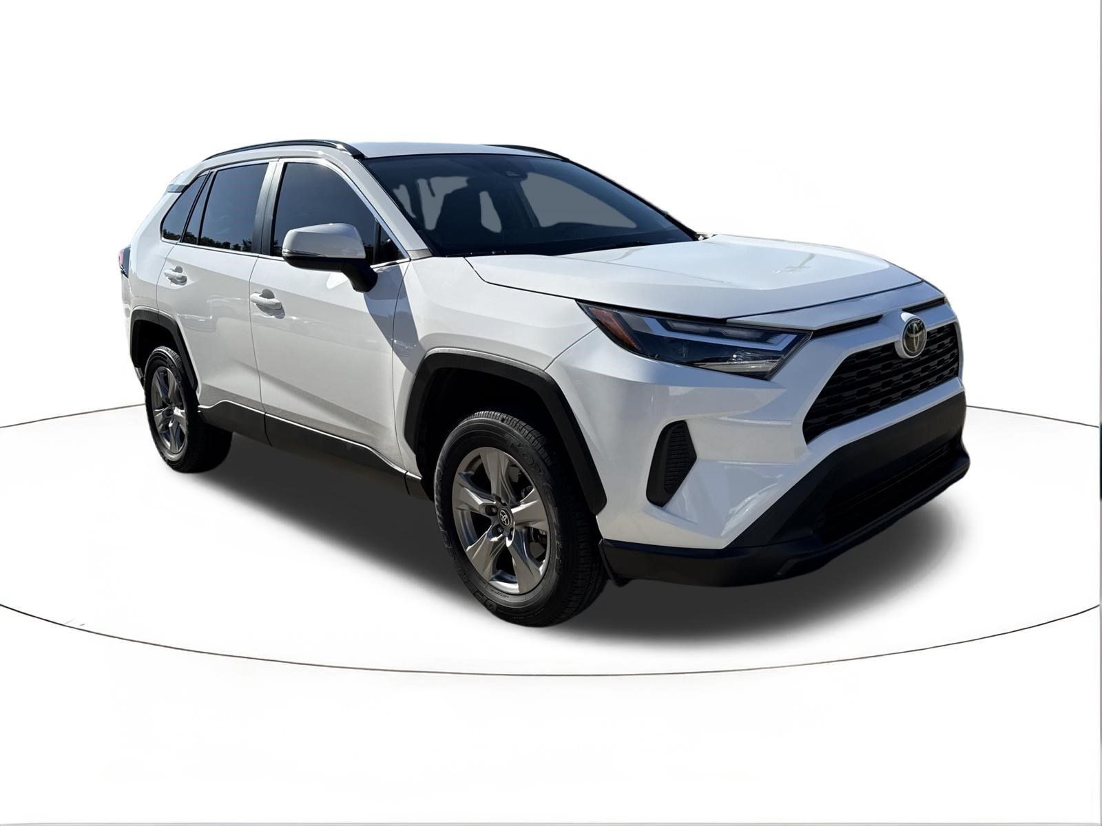 Used 2025 Toyota RAV4 XLE FWD image 1