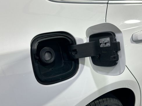 Used 2022 Chevrolet Malibu LT image 43