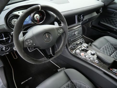 Used 2015 Mercedes-Benz SLS AMG GT Final Edition image 21