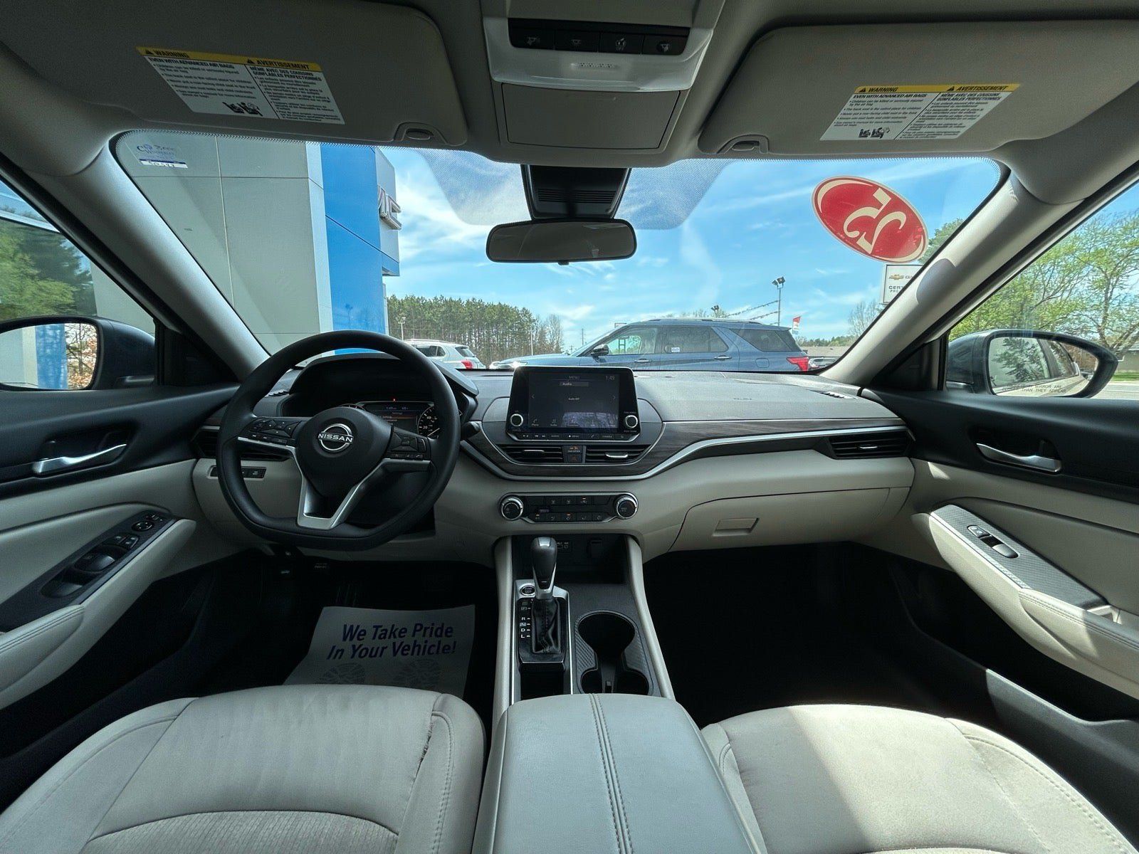 Used 2025 Nissan Altima 2.5 SV FWD image 10