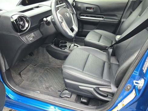Used 2015 Toyota Prius C Four image 12