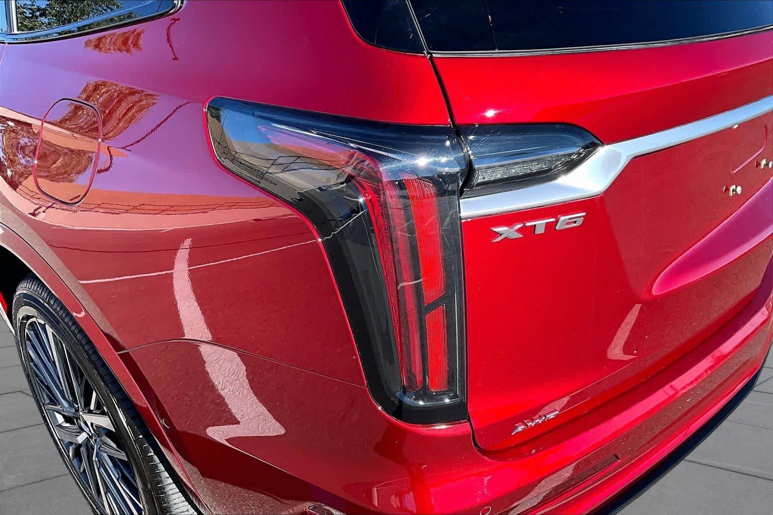 Used 2022 Cadillac XT6 Sport w/ Platinum Package AWD/4WD image 28