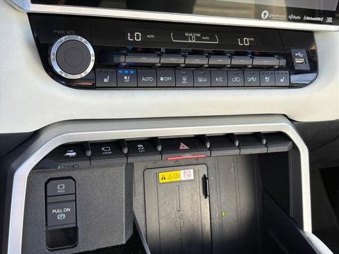 Used 2023 Toyota Sequoia Capstone image 15