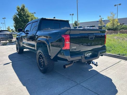 Used 2025 Toyota Tacoma SR5 AWD/4WD image 5