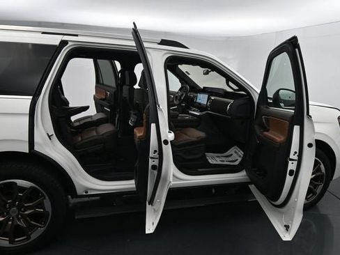 Certified 2025 Ford Expedition King Ranch AWD/4WD image 13