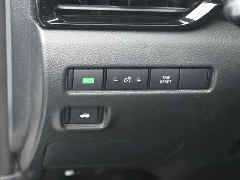 Used 2024 Nissan Sentra SV FWD image 16