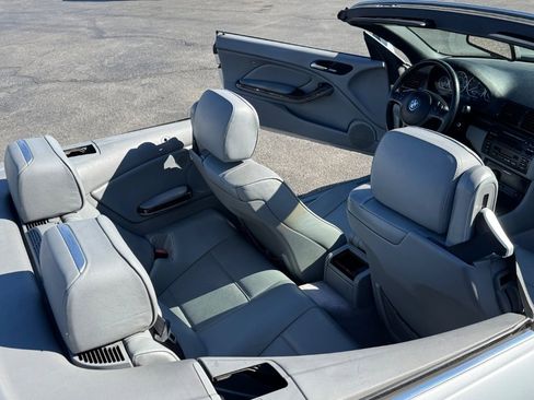 Used 2003 BMW 330Ci Convertible image 12