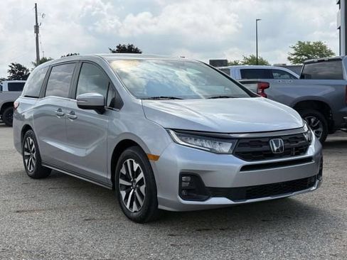 Used 2025 Honda Odyssey EX-L image 4