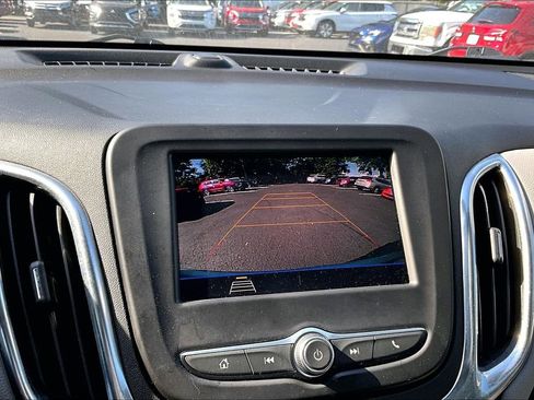 Used 2021 Chevrolet Equinox LS w/ LS Convenience Package FWD image 14