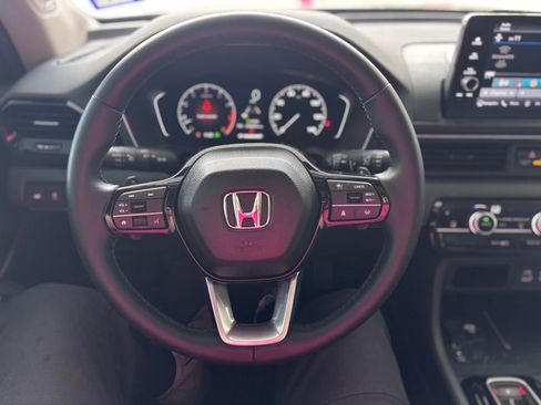 Used 2025 Honda Pilot Touring image 24