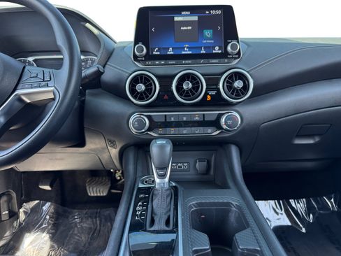 Used 2025 Nissan Sentra SV FWD image 11