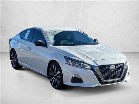 Used 2022 Nissan Altima 2.5 SR image 3