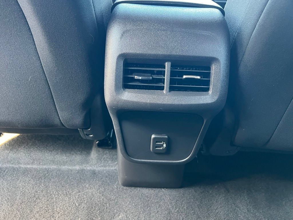 Used 2024 Chevrolet Equinox LT AWD/4WD image 22
