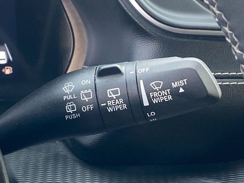 Used 2024 Jeep Grand Cherokee L Laredo image 34