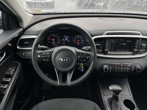 Used 2019 Kia Sorento L image 12