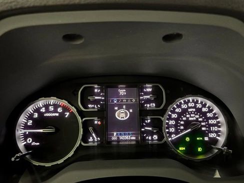 Used 2018 Toyota Tundra Limited w/ Limited Premium Package AWD/4WD image 19