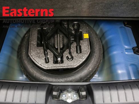 Used 2025 Hyundai Venue SEL image 23