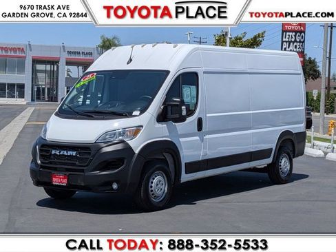 Used 2025 RAM ProMaster 2500 w/ Convenience Group FWD image 1