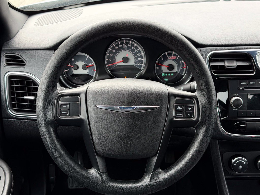 Used 2014 Chrysler 200 LX FWD image 5