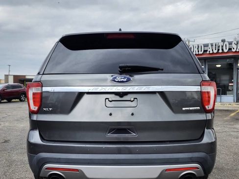 Used 2016 Ford Explorer XLT w/ Equipment Group 202A image 11