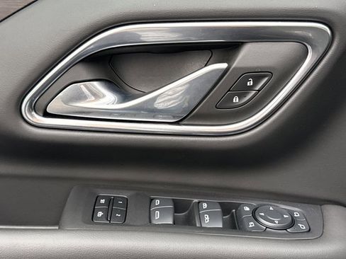 Used 2024 Chevrolet Tahoe Z71 w/ Luxury Package image 19