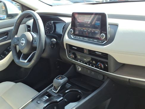 Used 2023 Nissan Rogue SV w/ SV Premium B Package image 24