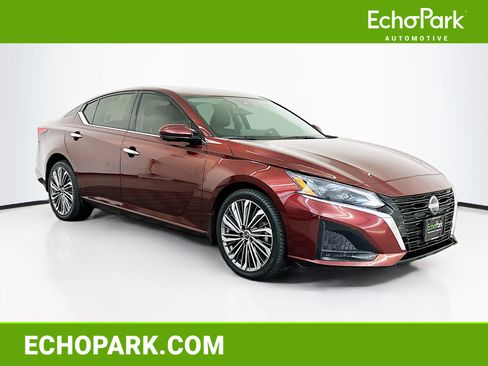 Used 2023 Nissan Altima 2.5 SL image 1
