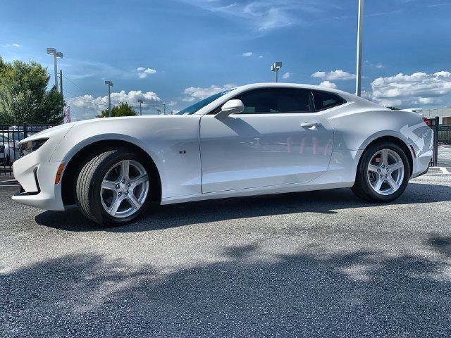 Used 2023 Chevrolet Camaro LT RWD image 5