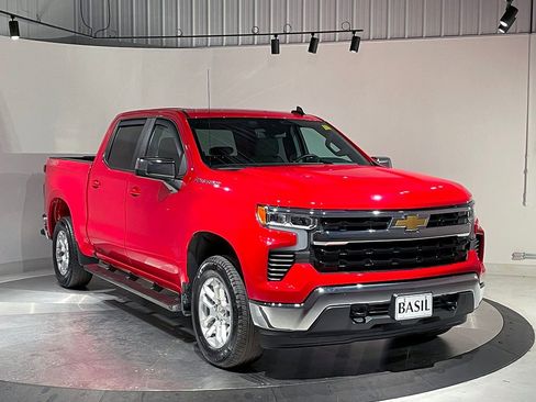 Used 2024 Chevrolet Silverado 1500 LT image 39