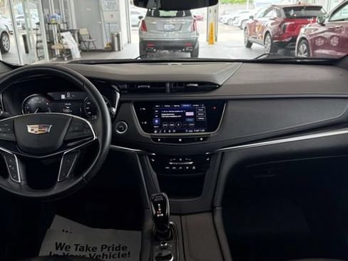 Used 2020 Cadillac XT5 Premium Luxury w/ LPO, Floor Liner Package AWD/4WD image 35