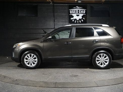 Used 2014 Kia Sorento EX image 2