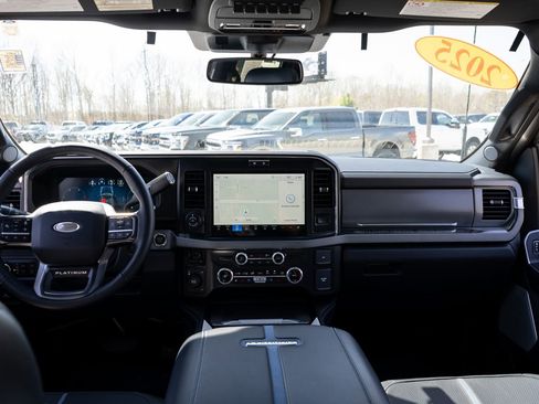 Used 2025 Ford F450 Platinum w/ FX4 Off-Road Package image 34