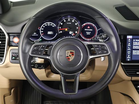 Used 2020 Porsche Cayenne image 44