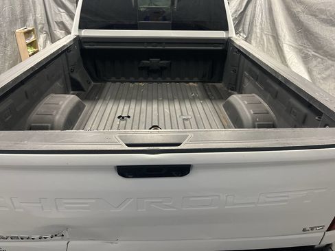 Used 2020 Chevrolet Silverado 2500 LTZ w/ LTZ Premium Package AWD/4WD image 5