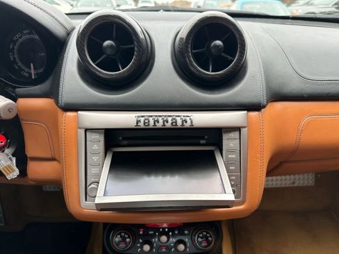 Used 2013 Ferrari California image 38