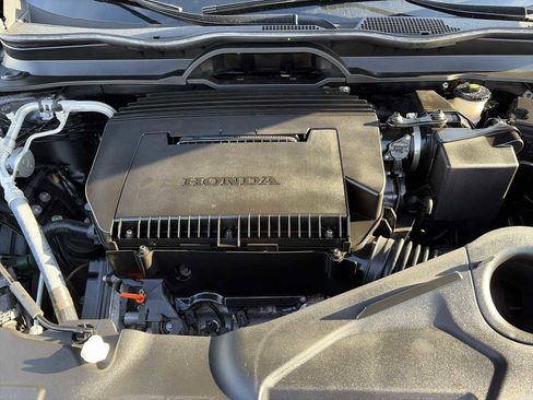 Used 2023 Honda Pilot Touring image 18