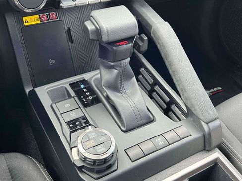 Certified 2025 Toyota Tacoma TRD Off-Road image 28