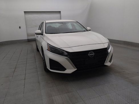 Used 2023 Nissan Altima 2.5 SV image 14