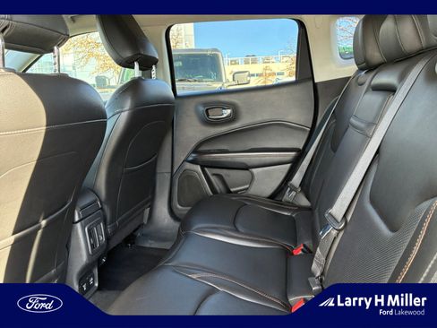 Used 2018 Jeep Compass Limited w/ Navigation Group image 17