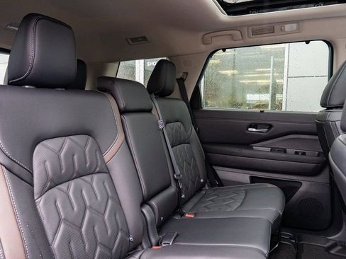 New 2026 Nissan Pathfinder Platinum AWD/4WD image 28