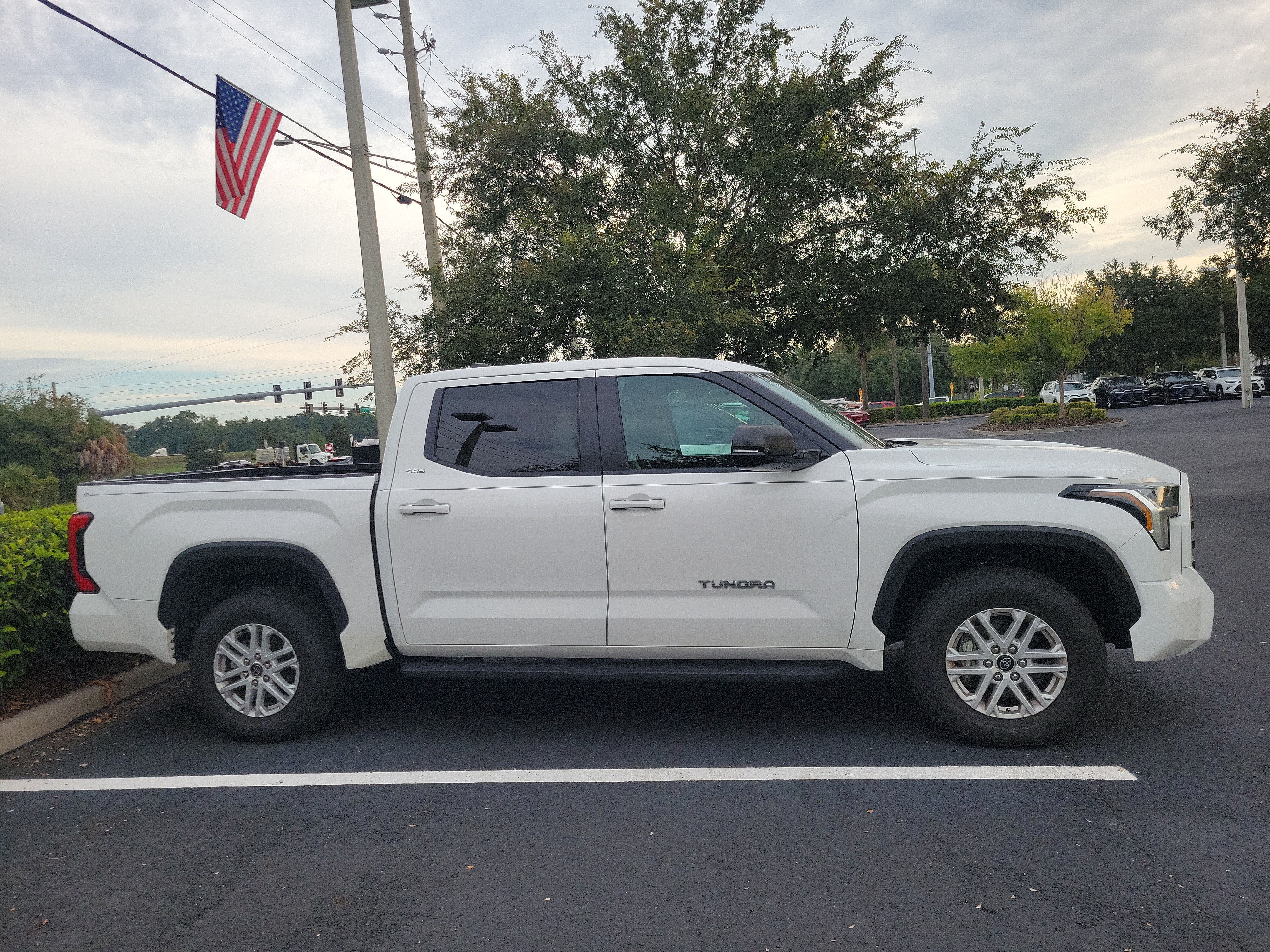 Used 2024 Toyota Tundra SR5 w/ SR5 Premium Package AWD/4WD image 10