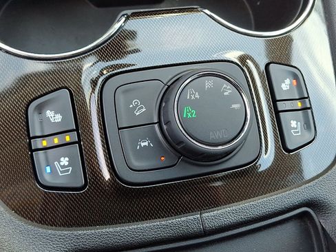 Used 2023 GMC Acadia AT4 w/ Technology Package AWD/4WD image 26