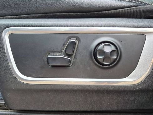 Used 2020 RAM 1500 Laramie AWD/4WD image 13
